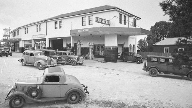 Butler Bros' Austin-Chevrolet car sales and service on Pacific Highway, Hornsby in 1937. Pic” State Library of NSW.